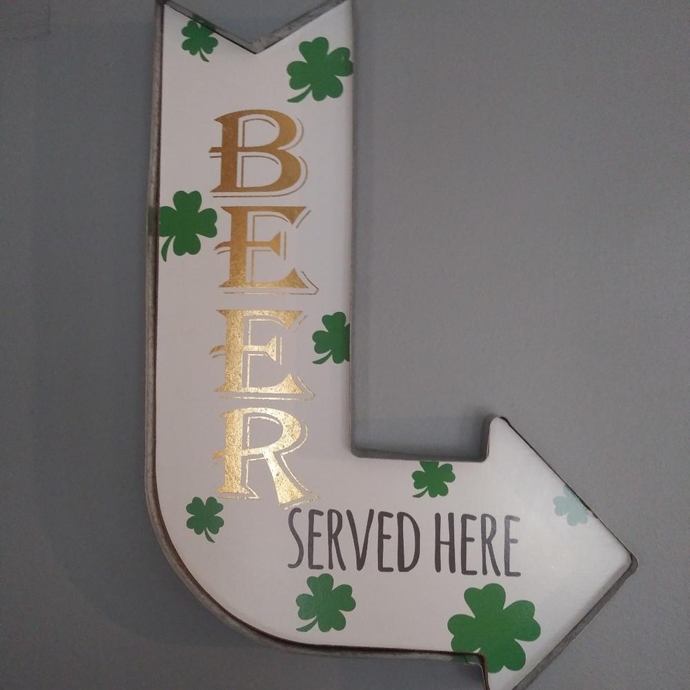 19" Beer Served HereSt. Patty's Day Metal s Sign